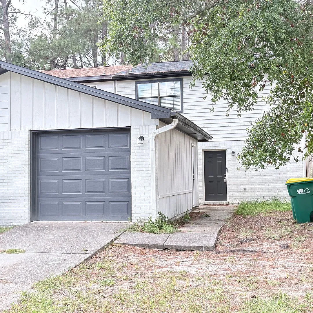 New Listing! — Photo 1