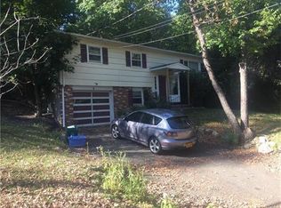 6 Rockhill Dr, Sloatsburg, NY 10974