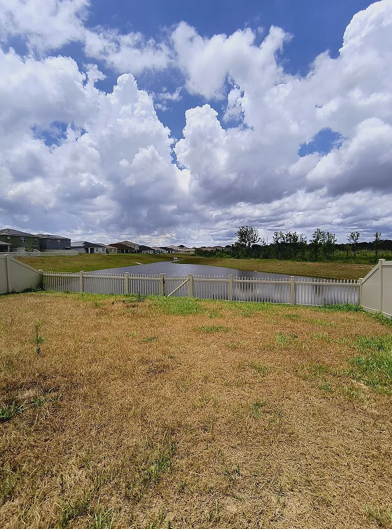 $500 Off The Rent On Second Month Beautiful 4 Bedroom, 2 Bath Single Family Home For Rent — Photo 2