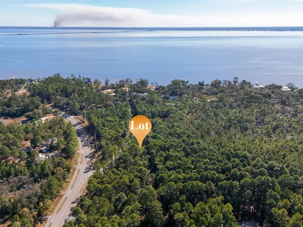 Red Barn Rd, Freeport, FL 32439