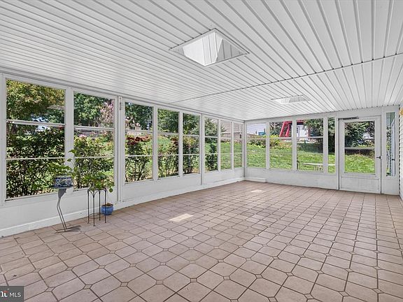 4th image of 7738 Farmdale Ave