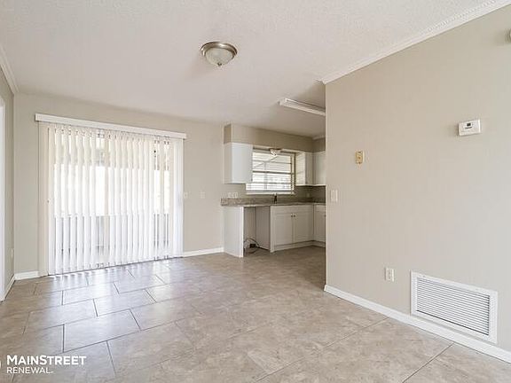4th image of 329 Pearlwood St