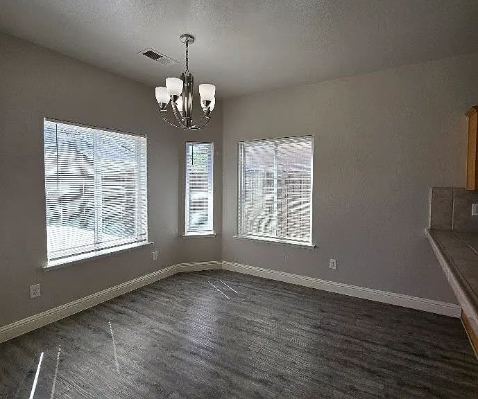 4726 N Erie Ave — Photo 6