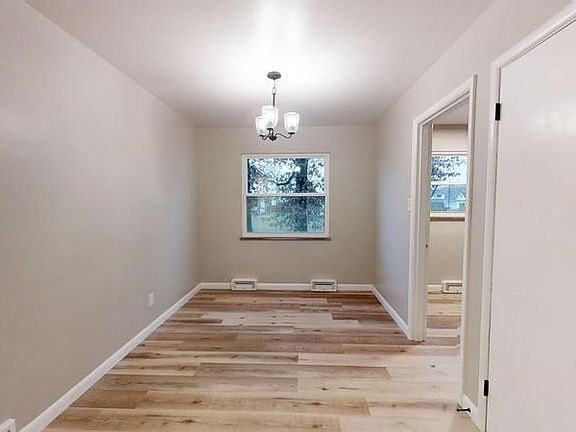 4th image of 211 Goldcamp St