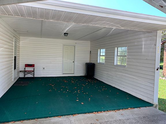 4th image of 42 Clear Pine Dr