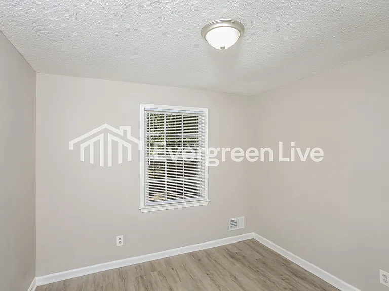 4725 Bonnie Forest Blvd — Photo 10