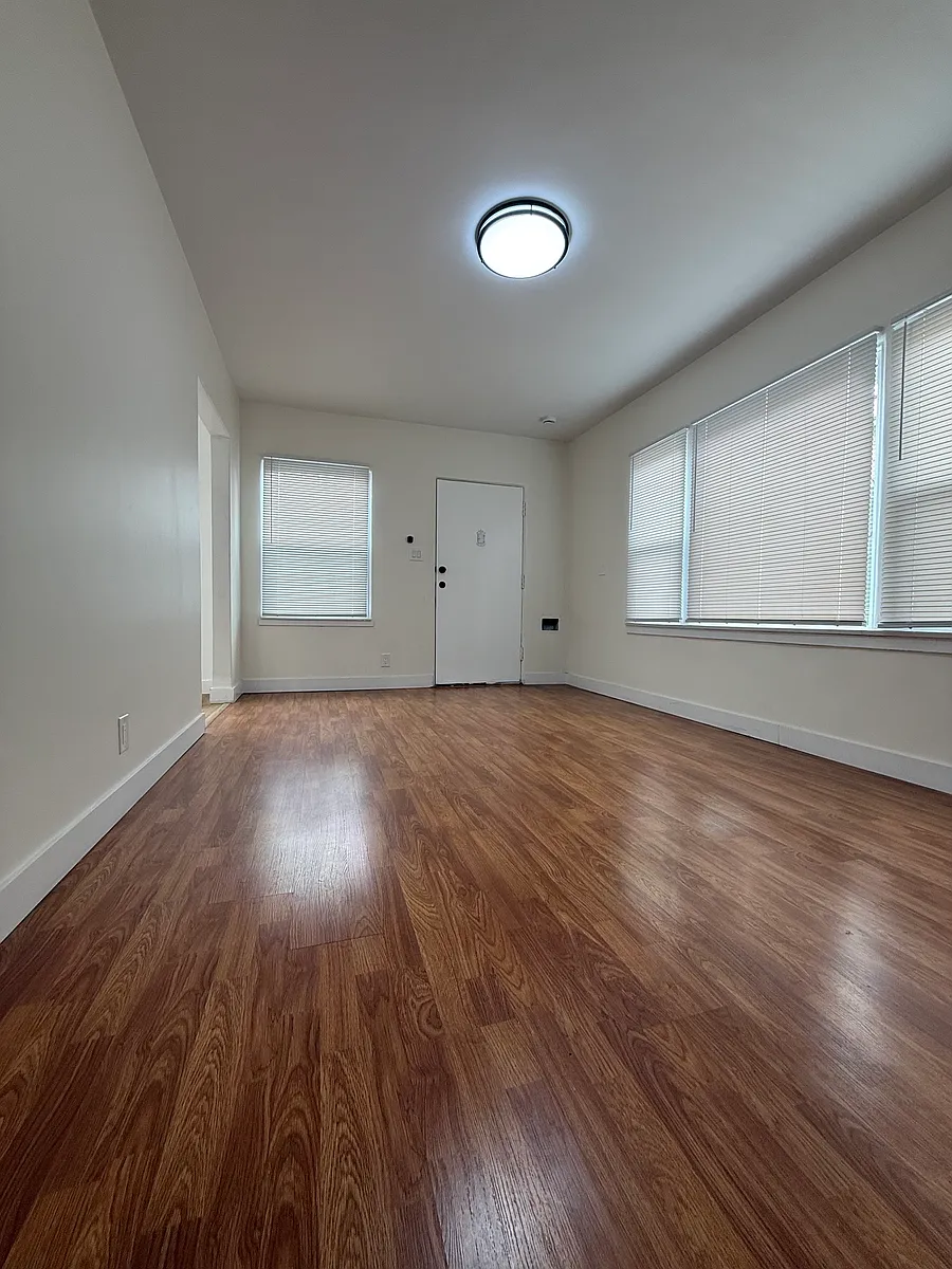 Building Photo - 3039 S Bronson Ave #1/2