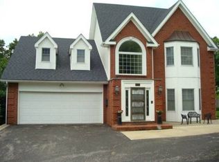 2507 Gene Field Rd, Saint Joseph, MO 64506