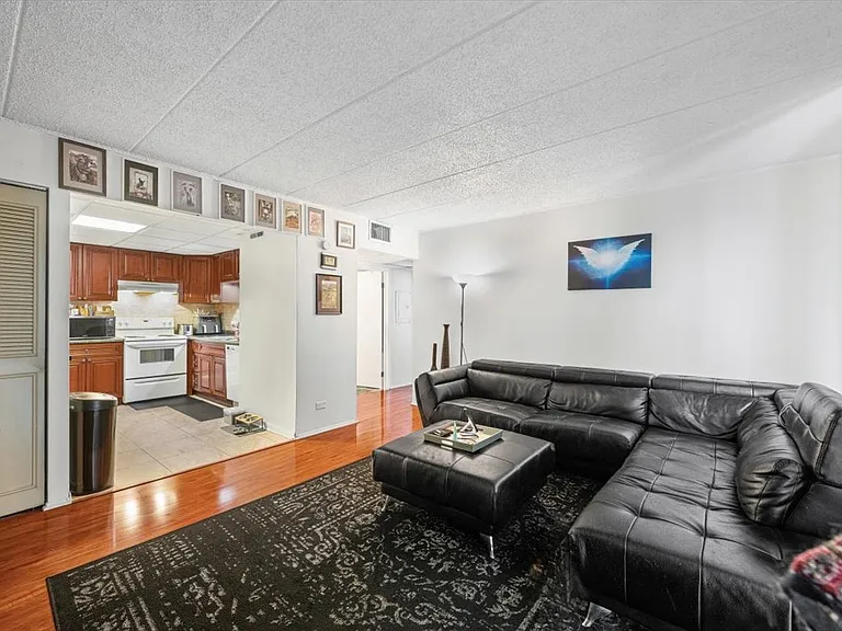3223 W Parkway Dr #3A — Photo 11