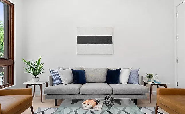 Rented by Luca Paci Real Estate | media 25