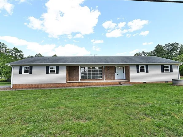 1816 Falcon Rd, East Bend, NC 27018