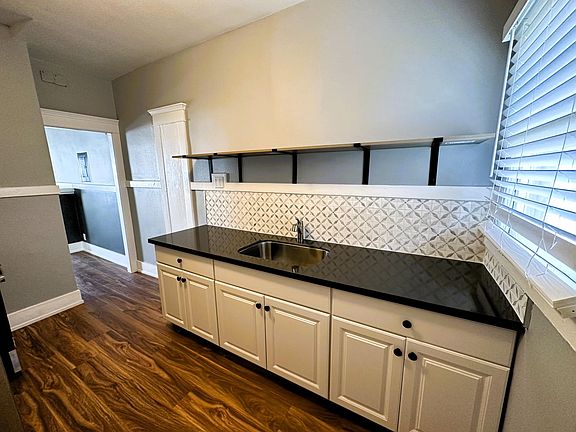 2nd image of 232 Gaviota Ave