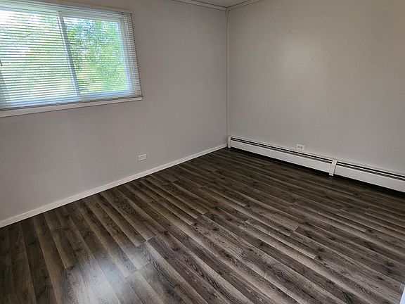 3rd image of 613 E 6th St #5