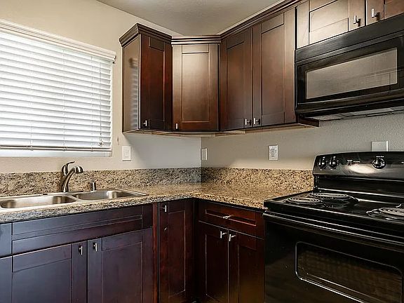 3rd image of 228 Las Flores Dr #20