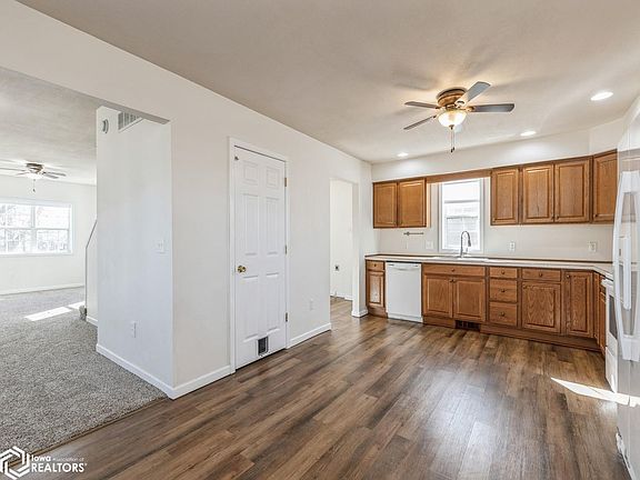 3rd image of 518 N 2nd St