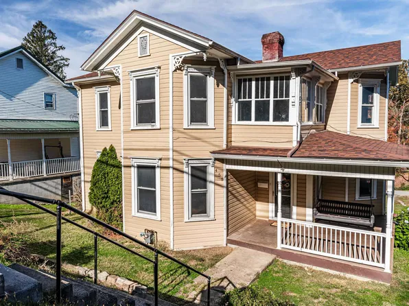 455 Walnut St, Grafton, WV 26354