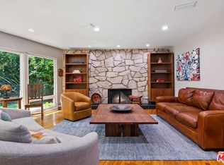 940 N Bundy Dr, Los Angeles, CA 90049