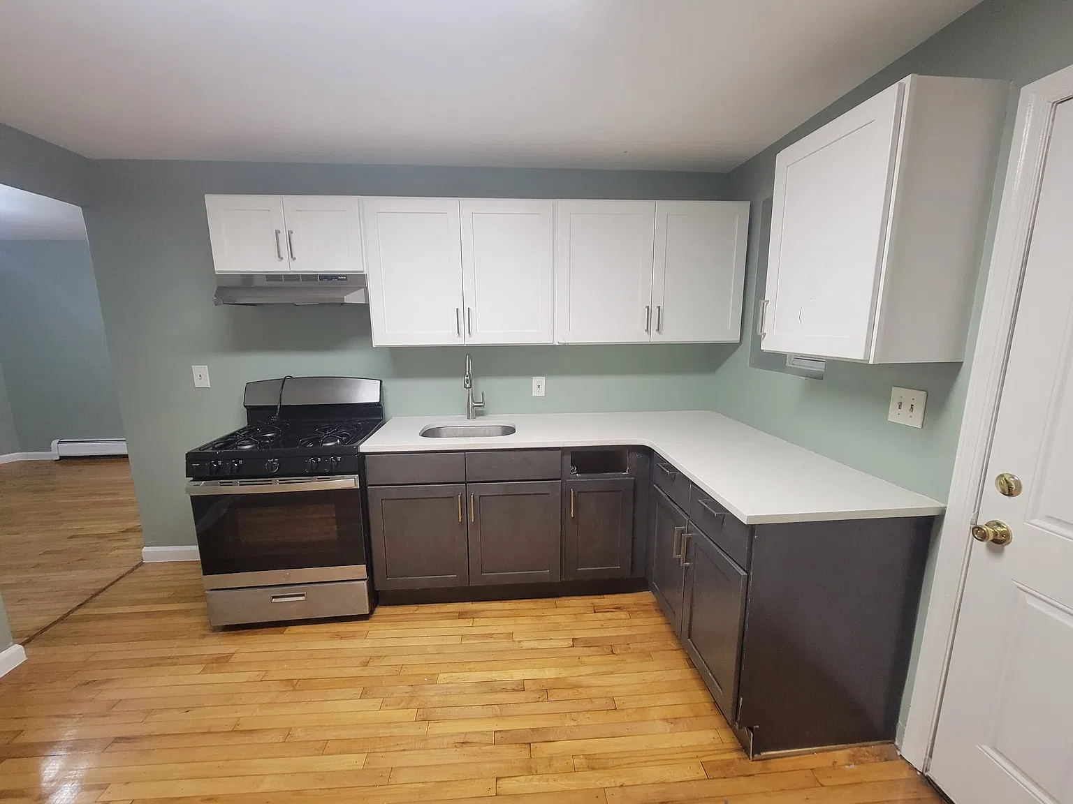1 bed, 500 sqft, $1,550 — Photo 4
