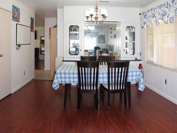3rd image of 524 Florentine Dr