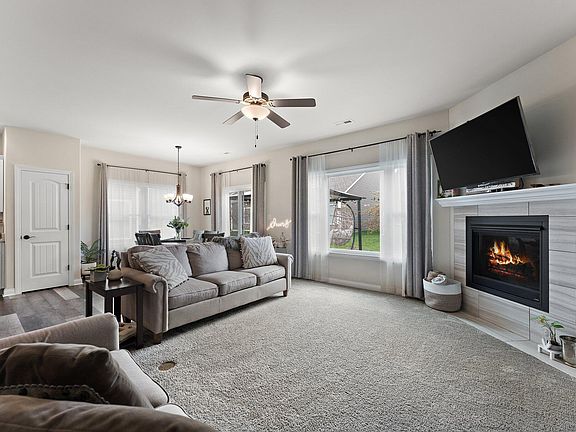 5th image of 2031 Northwood Ln