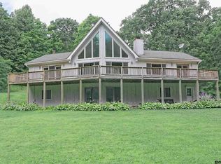 80 Tracey Rd, Ravena, NY 12143