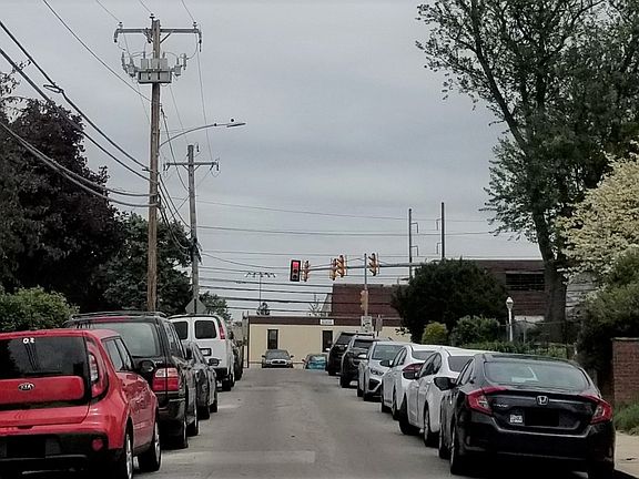 5th image of 2302 Bond Ave