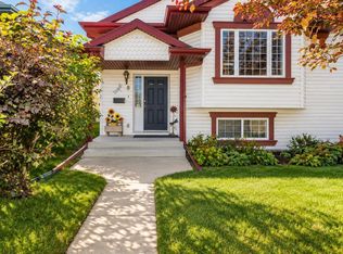 8 E Daines Ave, Red Deer, AB T4R 2W2