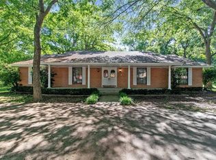 300 Chattey Rd, Desoto, TX 75115