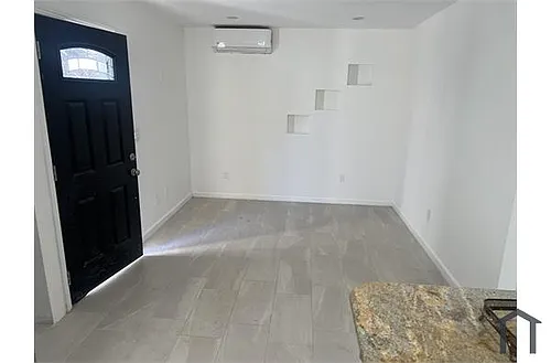 5420 Tampa Ave Photo 1