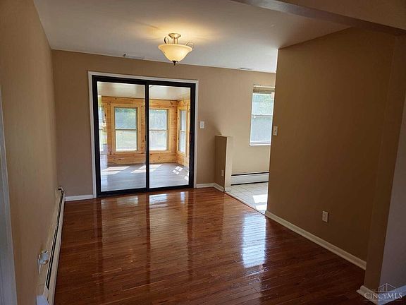 5th image of 7545 Esther Dr