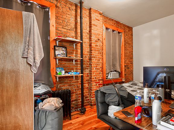 5th image of 233 E 9th St #5C