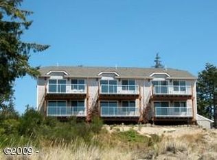 332 SW 30th St #3, Newport, OR 97365