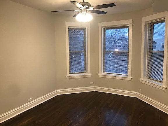 4th image of 4047 N Saint Louis Ave #2