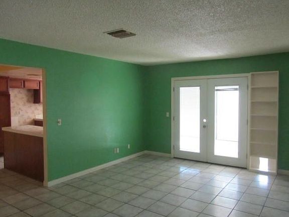5th image of 4615 Grasshopper Dr