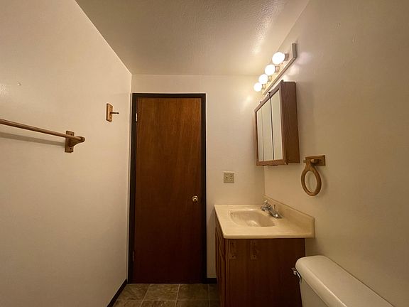 5th image of 508 N Brower St #2
