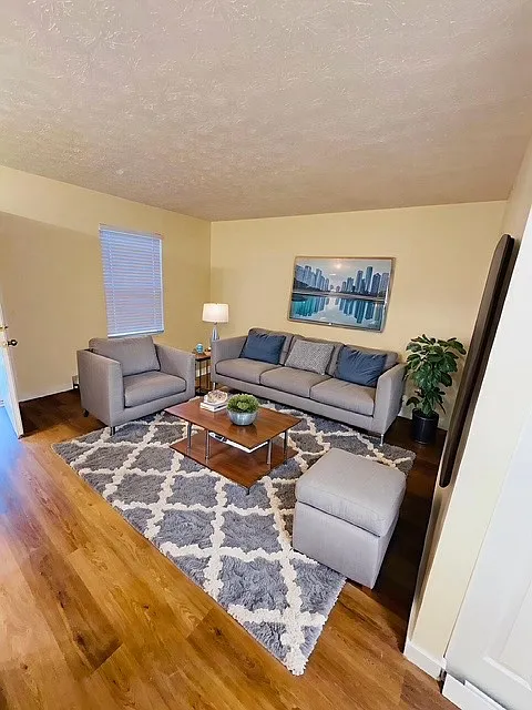 4138 N Edmondson Ave — Photo 2