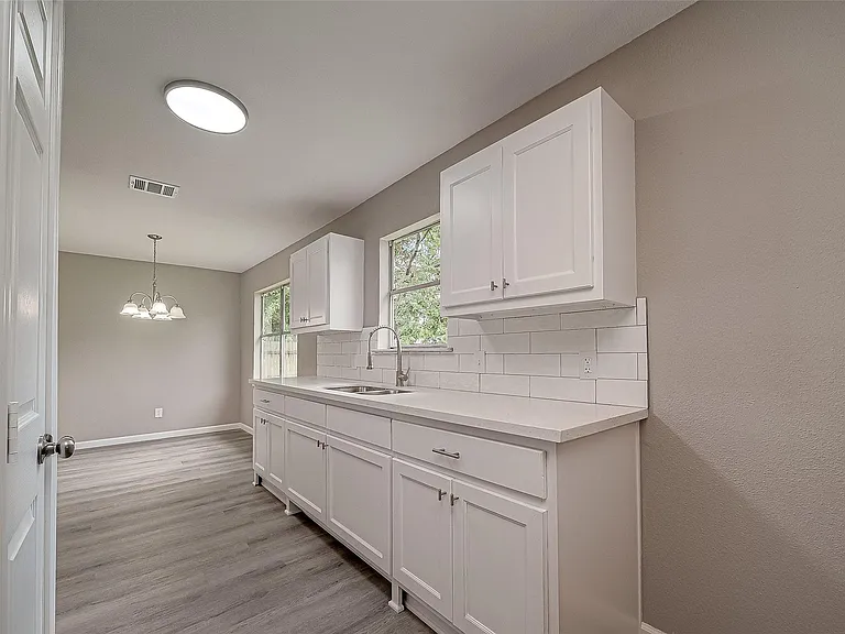 8619 Valley Meadow Dr — Photo 18