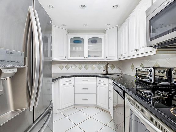 5th image of 20301 W Country Club Dr APT 2228
