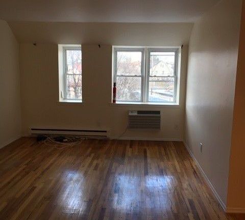 5th image of 4160 Little Neck Pkwy APT 3