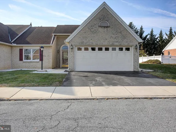 1212 Brandon Dr, Chambersburg, PA 17201