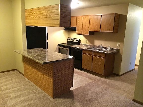 5th image of 525 13th St S APT 103