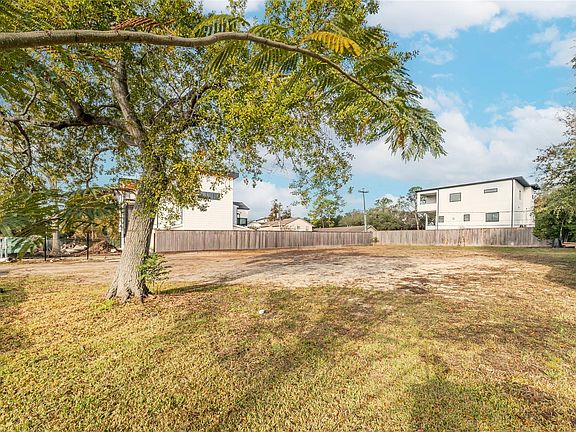 3rd image of 4906 N Braeswood Blvd