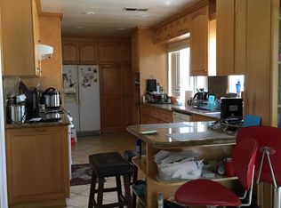 13425 Magnolia Blvd, Sherman Oaks, CA 91423