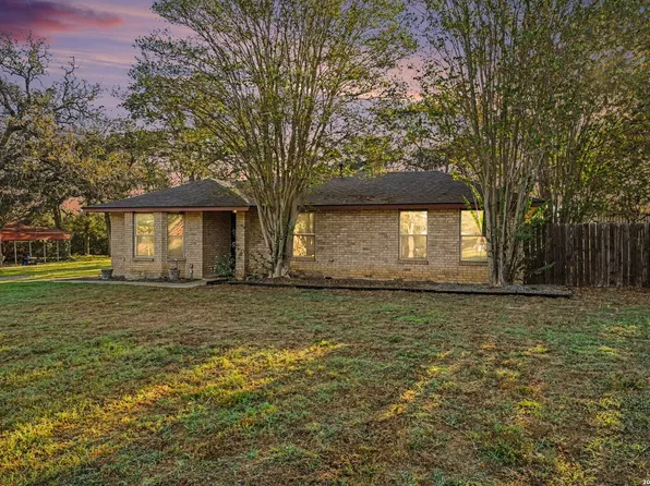 117 COUNTRY ACRES DR, Adkins, TX 78101