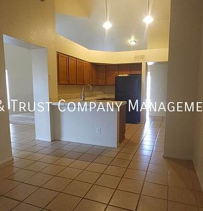 4th image of 2731 W Camino Ebano