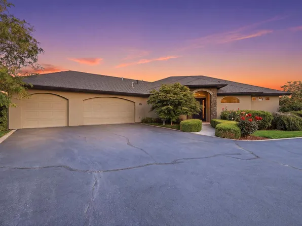1021 Country Ct, Richland, WA 99352
