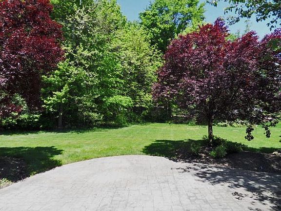 5th image of 39105 Lochmoor Dr