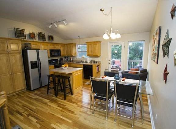 5th image of 1004 NW Scenic Dr