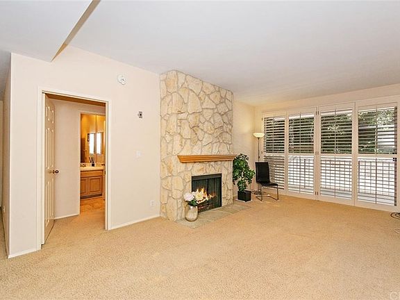 3rd image of 1930 S Beverly Glen Blvd APT 202
