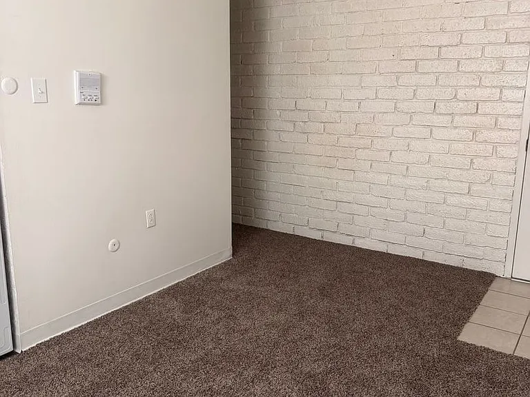 4909 Verona Road — Photo 3